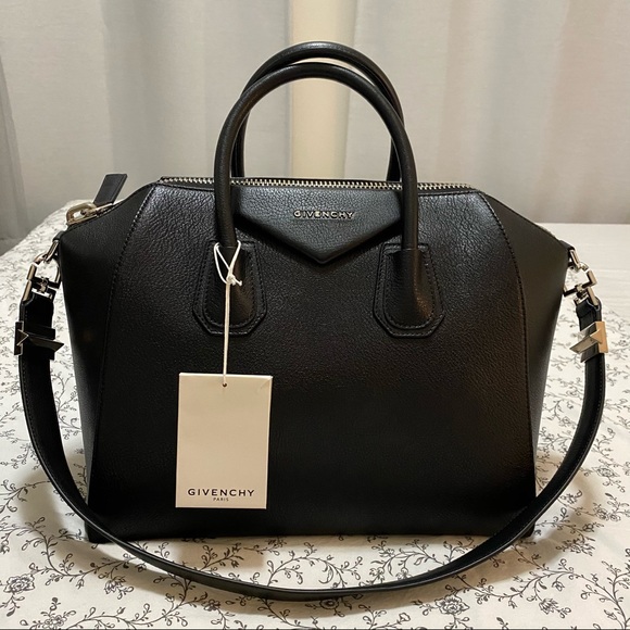Givenchy Medium Antigona - Picture 1 of 9